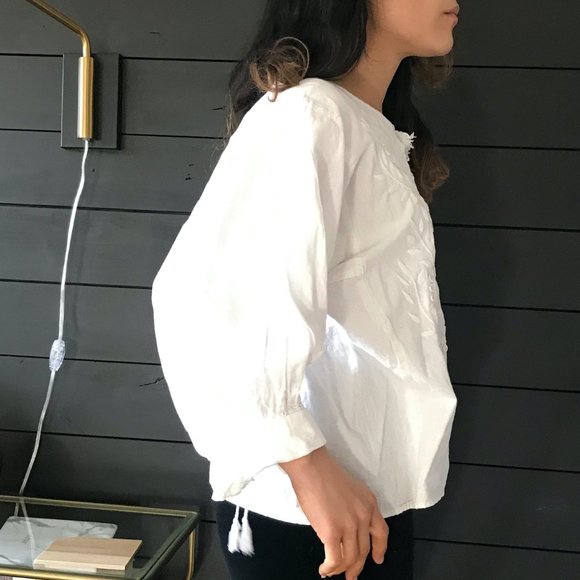 SOLD 70s Mexican embroidery blouse white small - Picture 2 of 9